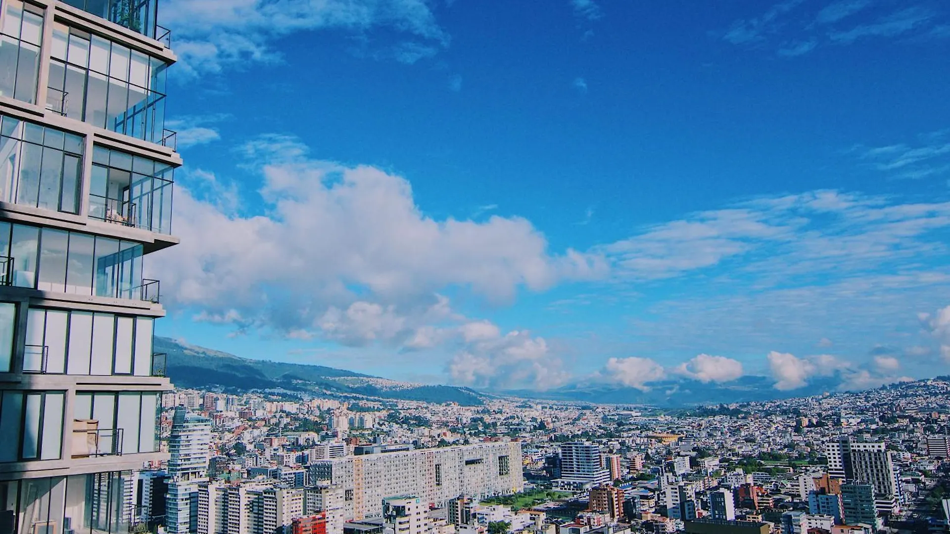 Edificio Iqon, Piso 28, La Mejor Vista De Quito Lägenhet